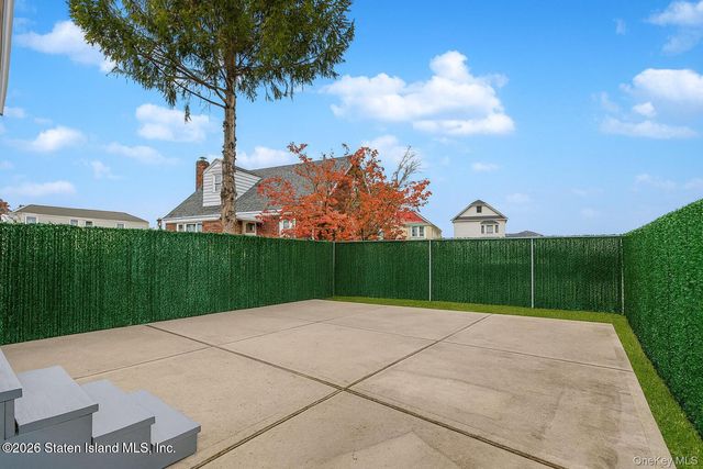 13 Laforge Ave, Staten Island, NY 10302
