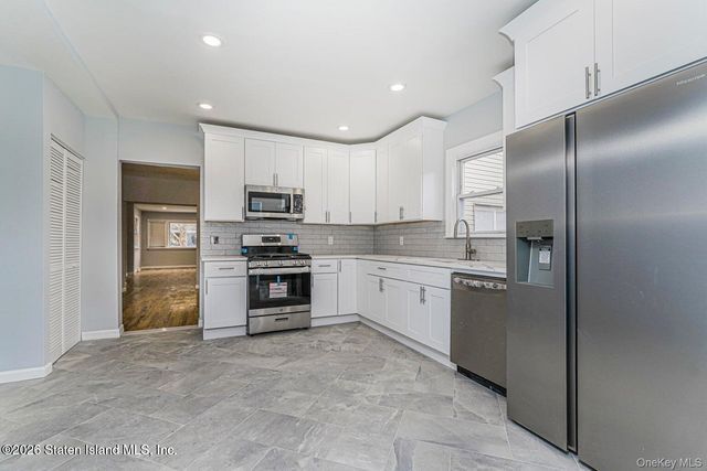 13 Laforge Ave, Staten Island, NY 10302
