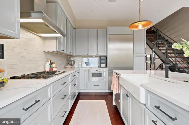 308 N 2ND ST, Philadelphia, PA 19106