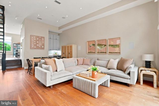 308 N 2ND ST, Philadelphia, PA 19106