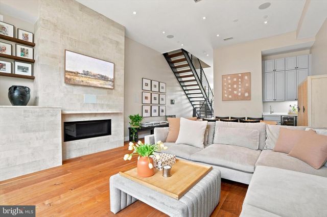 308 N 2ND ST, Philadelphia, PA 19106