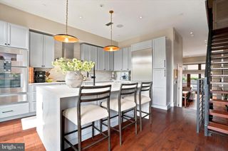 308 N 2ND ST, Philadelphia, PA 19106