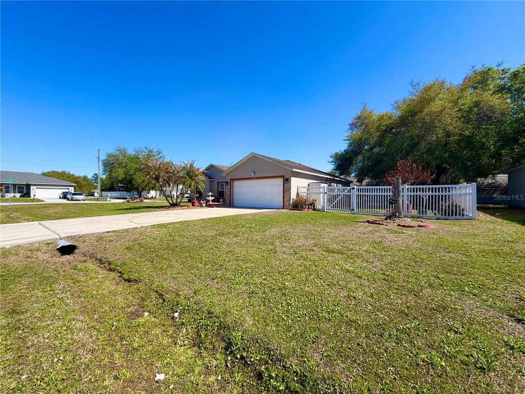 Image 2 of property listing at 530 FINCH LANE, Kissimmee, FL 34759