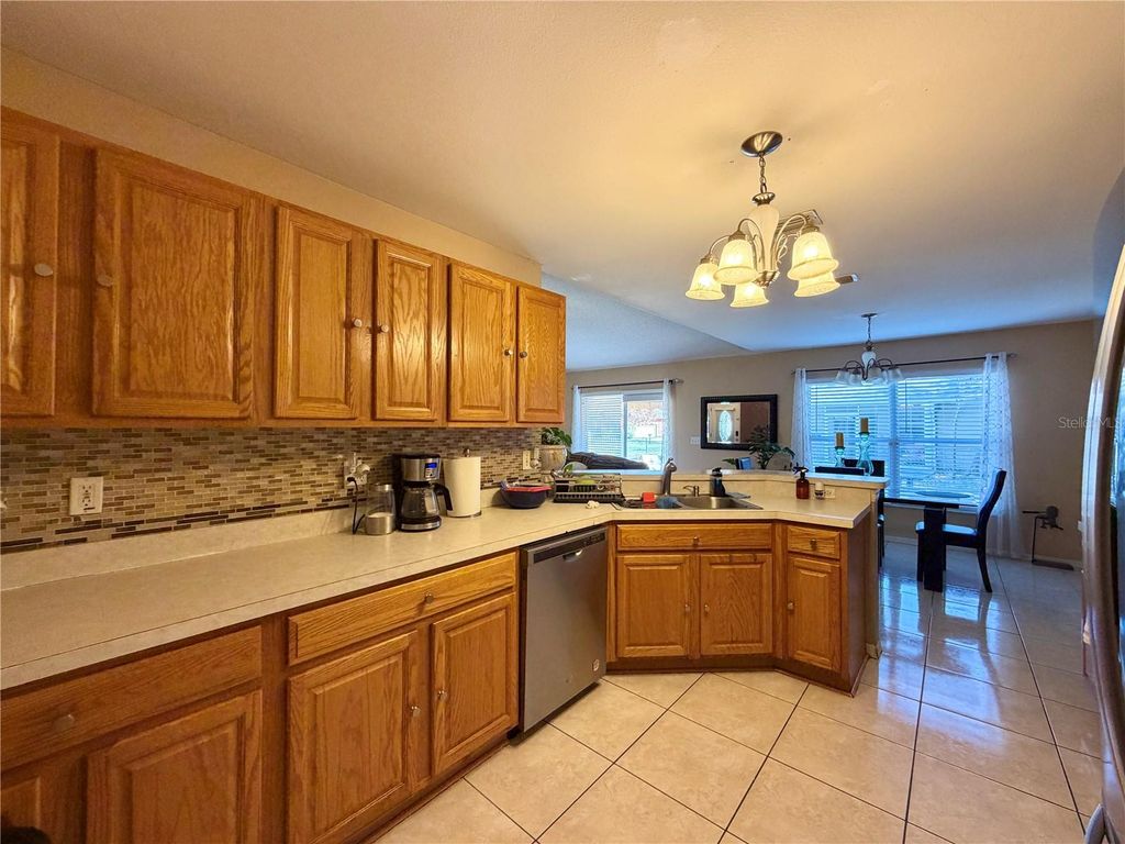 Image 11 of property listing at 530 FINCH LANE, Kissimmee, FL 34759