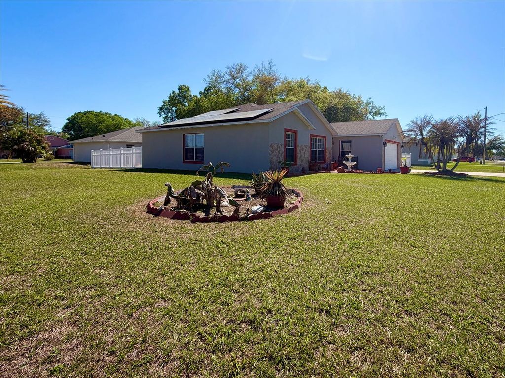 Image 3 of property listing at 530 FINCH LANE, Kissimmee, FL 34759