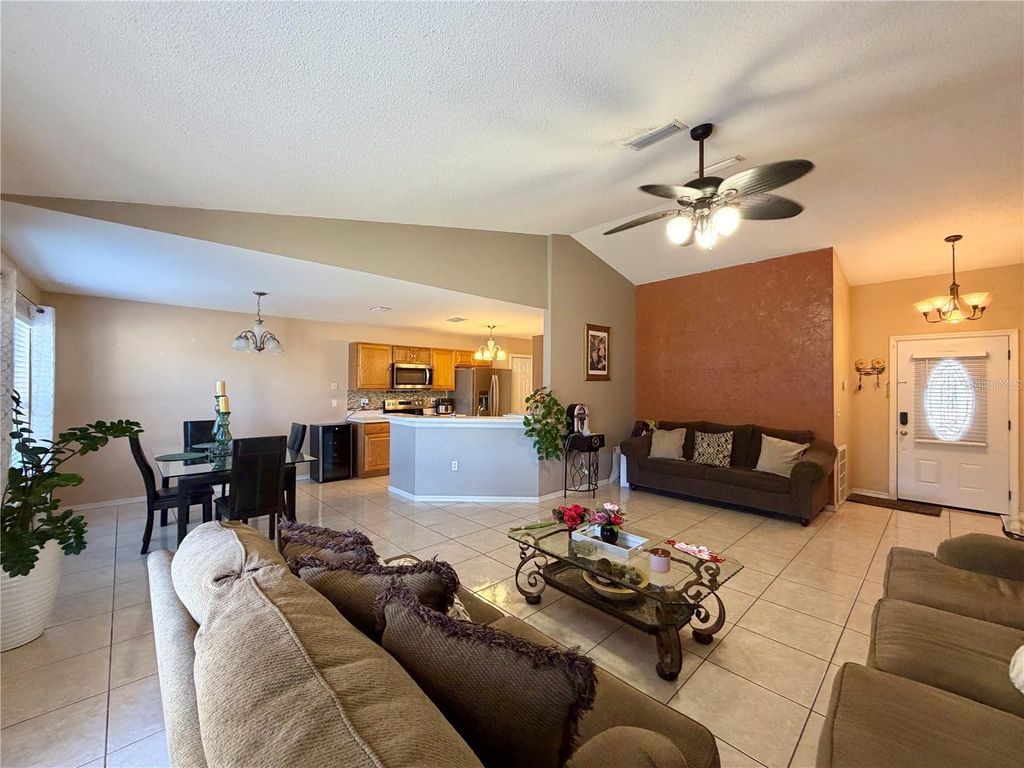 Image 6 of property listing at 530 FINCH LANE, Kissimmee, FL 34759