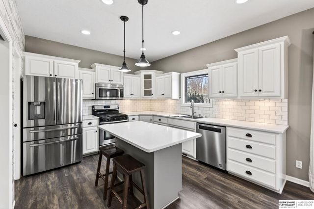 8524 Kilpatrick Parkway, Bennington, NE 68007