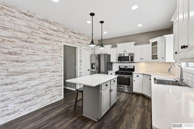 8524 Kilpatrick Parkway, Bennington, NE 68007