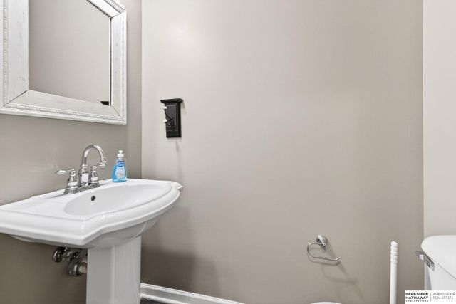 8524 Kilpatrick Parkway, Bennington, NE 68007