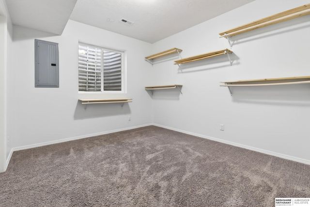 8524 Kilpatrick Parkway, Bennington, NE 68007