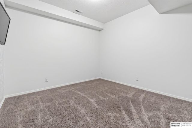 8524 Kilpatrick Parkway, Bennington, NE 68007