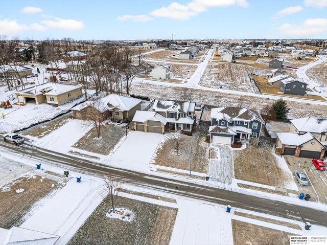 8524 Kilpatrick Parkway, Bennington, NE 68007