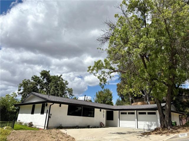 5703 Mcdonie, Woodland Hills, CA 91367