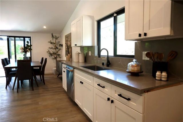 5703 Mcdonie, Woodland Hills, CA 91367