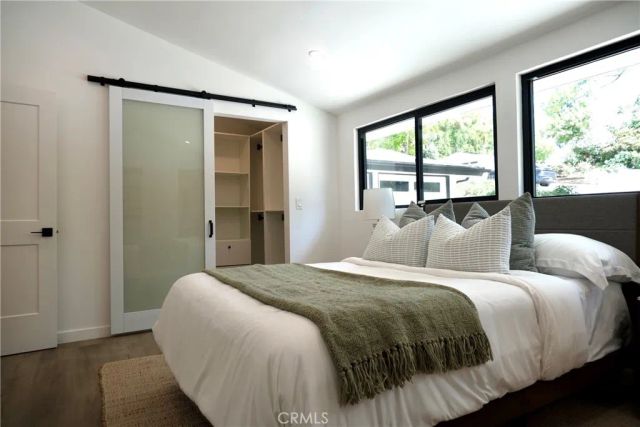 5703 Mcdonie, Woodland Hills, CA 91367