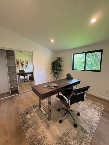 5703 Mcdonie, Woodland Hills, CA 91367