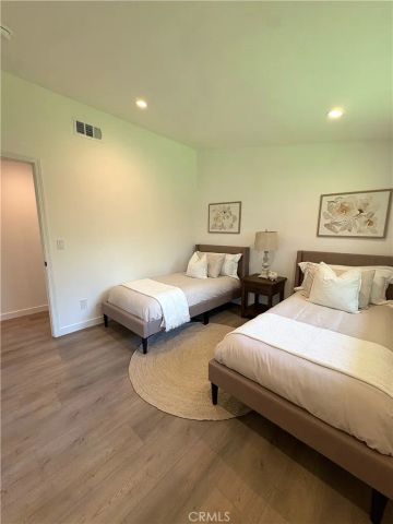 5703 Mcdonie, Woodland Hills, CA 91367