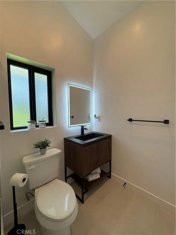 5703 Mcdonie, Woodland Hills, CA 91367