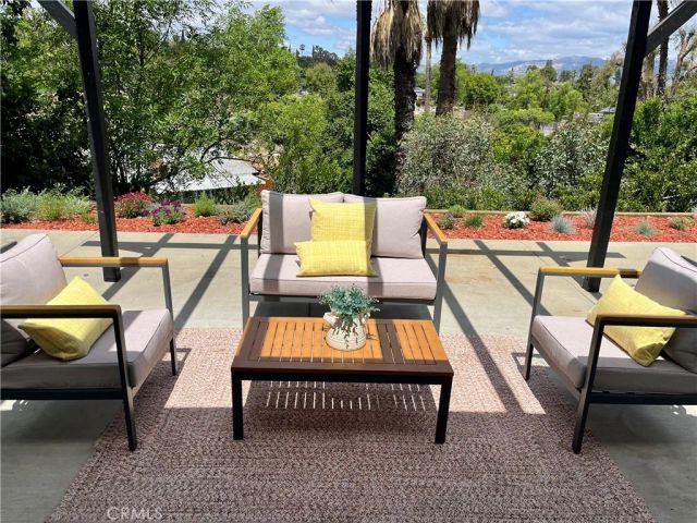 5703 Mcdonie, Woodland Hills, CA 91367