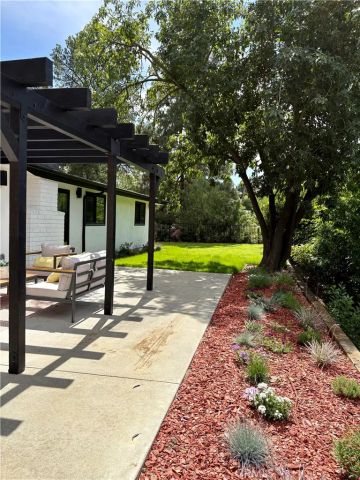 5703 Mcdonie, Woodland Hills, CA 91367