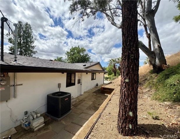 5703 Mcdonie, Woodland Hills, CA 91367