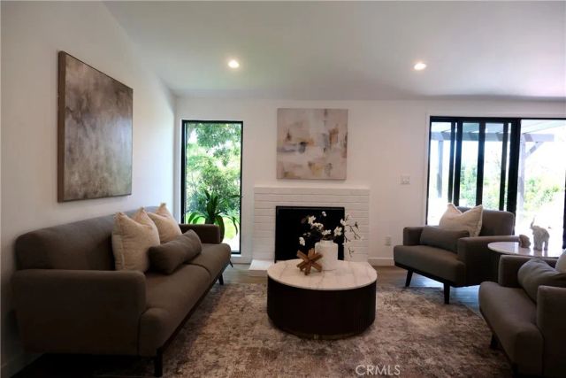 5703 Mcdonie, Woodland Hills, CA 91367