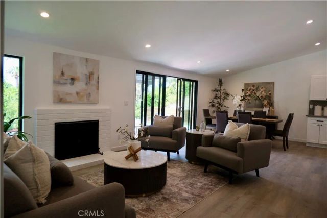 5703 Mcdonie, Woodland Hills, CA 91367