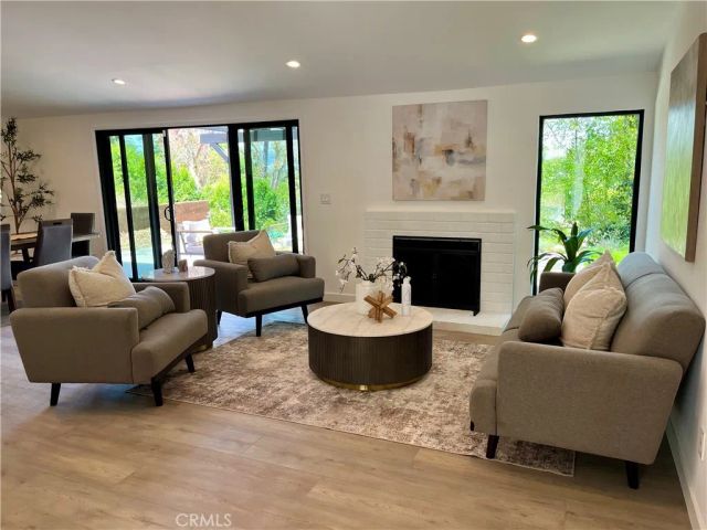 5703 Mcdonie, Woodland Hills, CA 91367