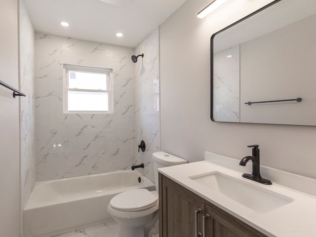 18008 Edwards Avenue, Country Club Hills, IL 60478