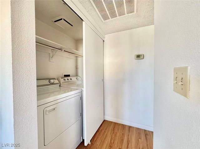 4310 Sanderling Circle 104, Las Vegas, NV 89103