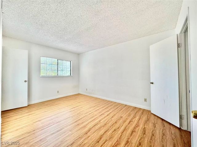 4310 Sanderling Circle 104, Las Vegas, NV 89103