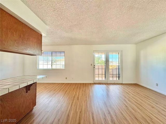 4310 Sanderling Circle 104, Las Vegas, NV 89103