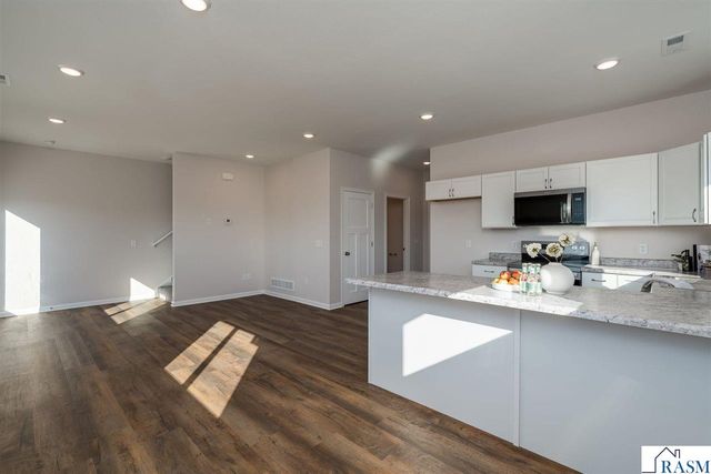 3117 & 3119 Noble Drive, Mankato, MN 56003