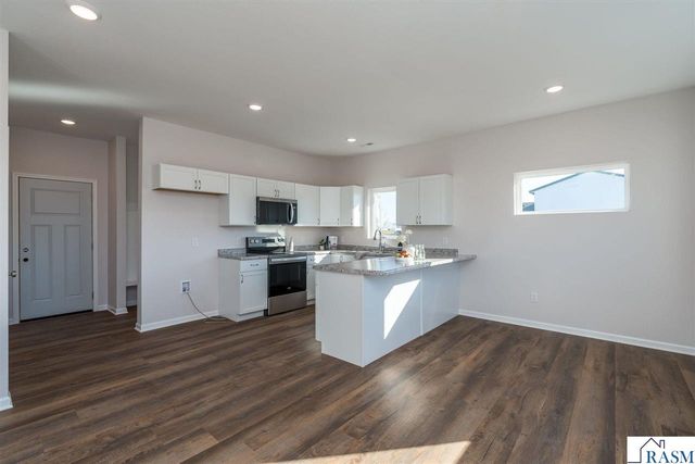 3117 & 3119 Noble Drive, Mankato, MN 56003