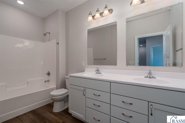 3117 & 3119 Noble Drive, Mankato, MN 56003