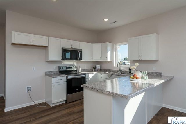 3117 & 3119 Noble Drive, Mankato, MN 56003