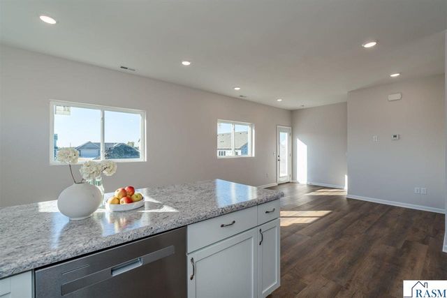 3117 & 3119 Noble Drive, Mankato, MN 56003