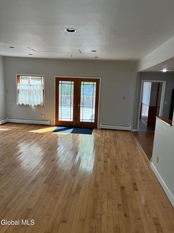 1012 2nd Avenue, Troy, NY 12182