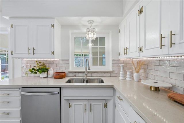 1570 Hillsdale Avenue, San Jose, CA 95118