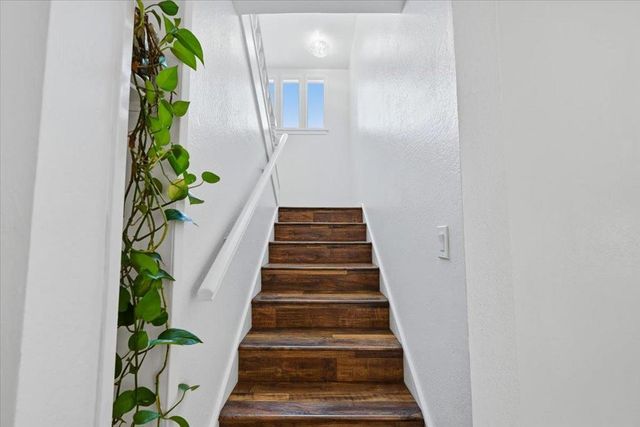 1570 Hillsdale Avenue, San Jose, CA 95118