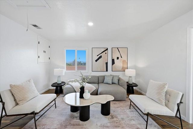 1570 Hillsdale Avenue, San Jose, CA 95118