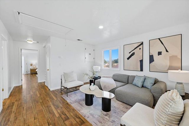 1570 Hillsdale Avenue, San Jose, CA 95118