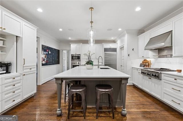 544 Hollydale Court NW, Atlanta, GA 30342