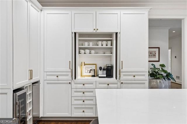 544 Hollydale Court NW, Atlanta, GA 30342