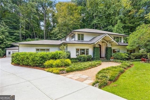 544 Hollydale Court NW, Atlanta, GA 30342
