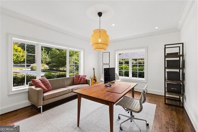 544 Hollydale Court NW, Atlanta, GA 30342