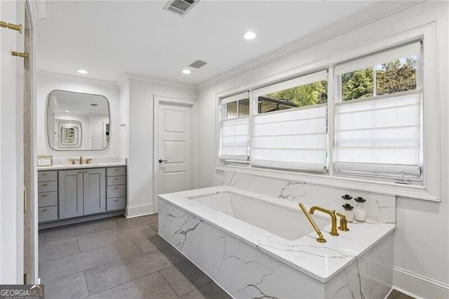 544 Hollydale Court NW, Atlanta, GA 30342