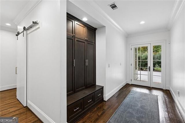 544 Hollydale Court NW, Atlanta, GA 30342