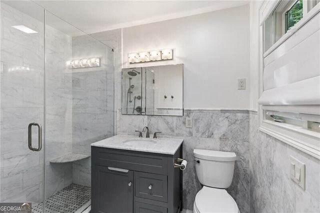 544 Hollydale Court NW, Atlanta, GA 30342