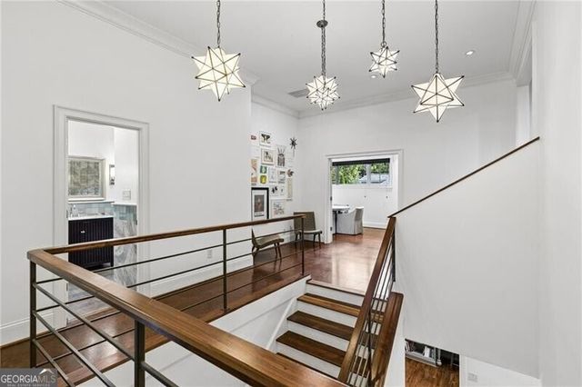544 Hollydale Court NW, Atlanta, GA 30342